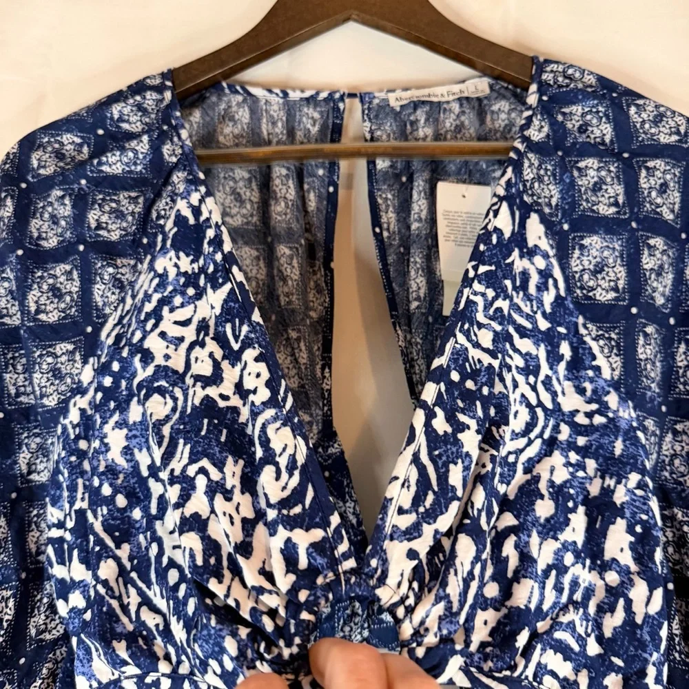 ABERCROMBIE & FITCH Women’s Size L Dress Maxi Cutout NWT Long Sleeve V-Neckline